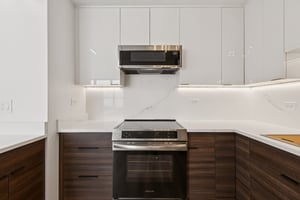 W Irving Park Rd 4212-S0602-014.jpg