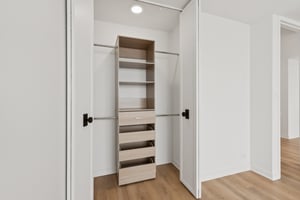 W Irving Park Rd 4212-S0602-025.jpg