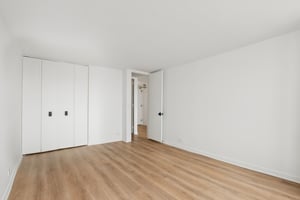 W Irving Park Rd 4212-S0602-027.jpg