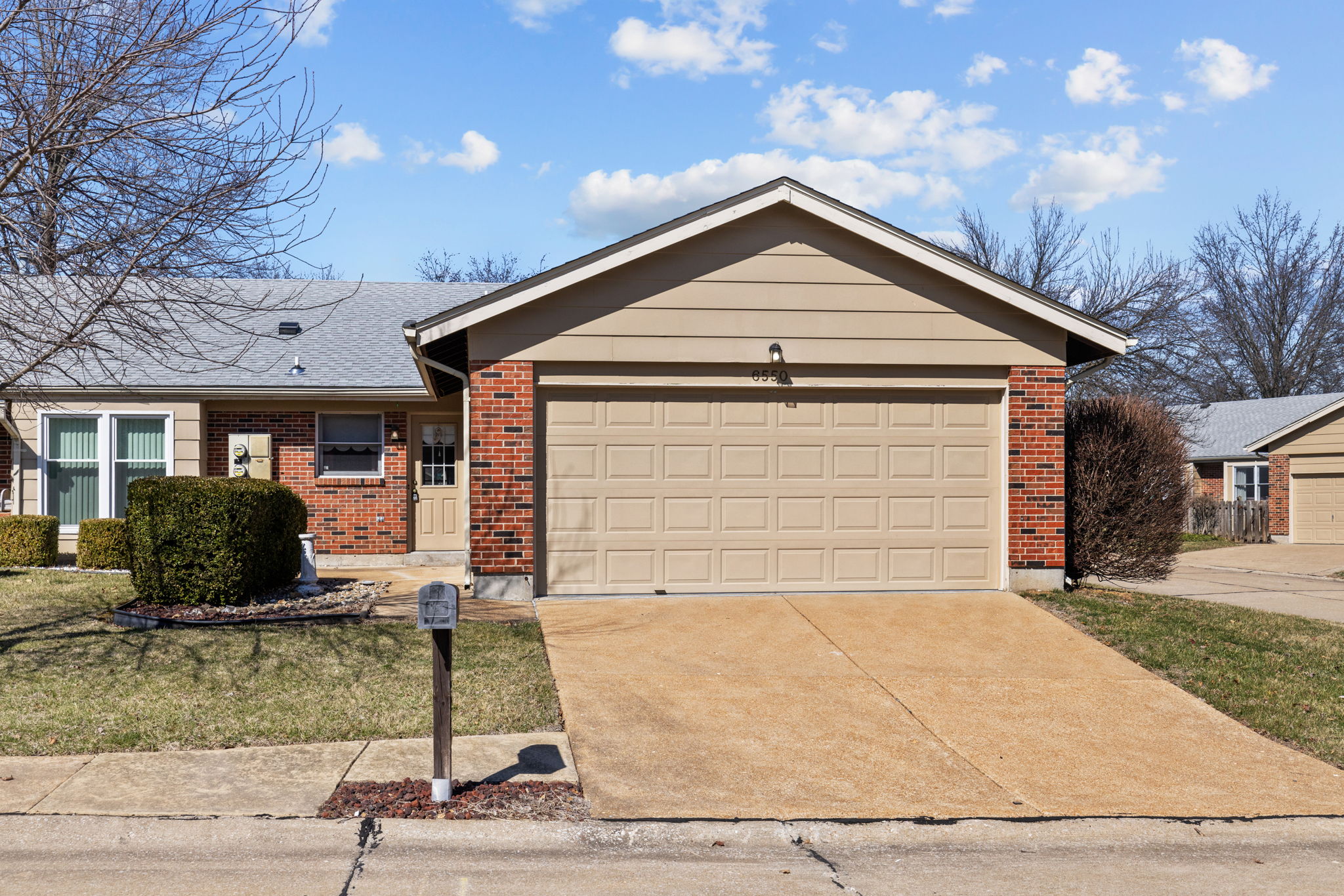 6550 E Dolphin Cir, Florissant, MO 63033 Corey Boyles Photography