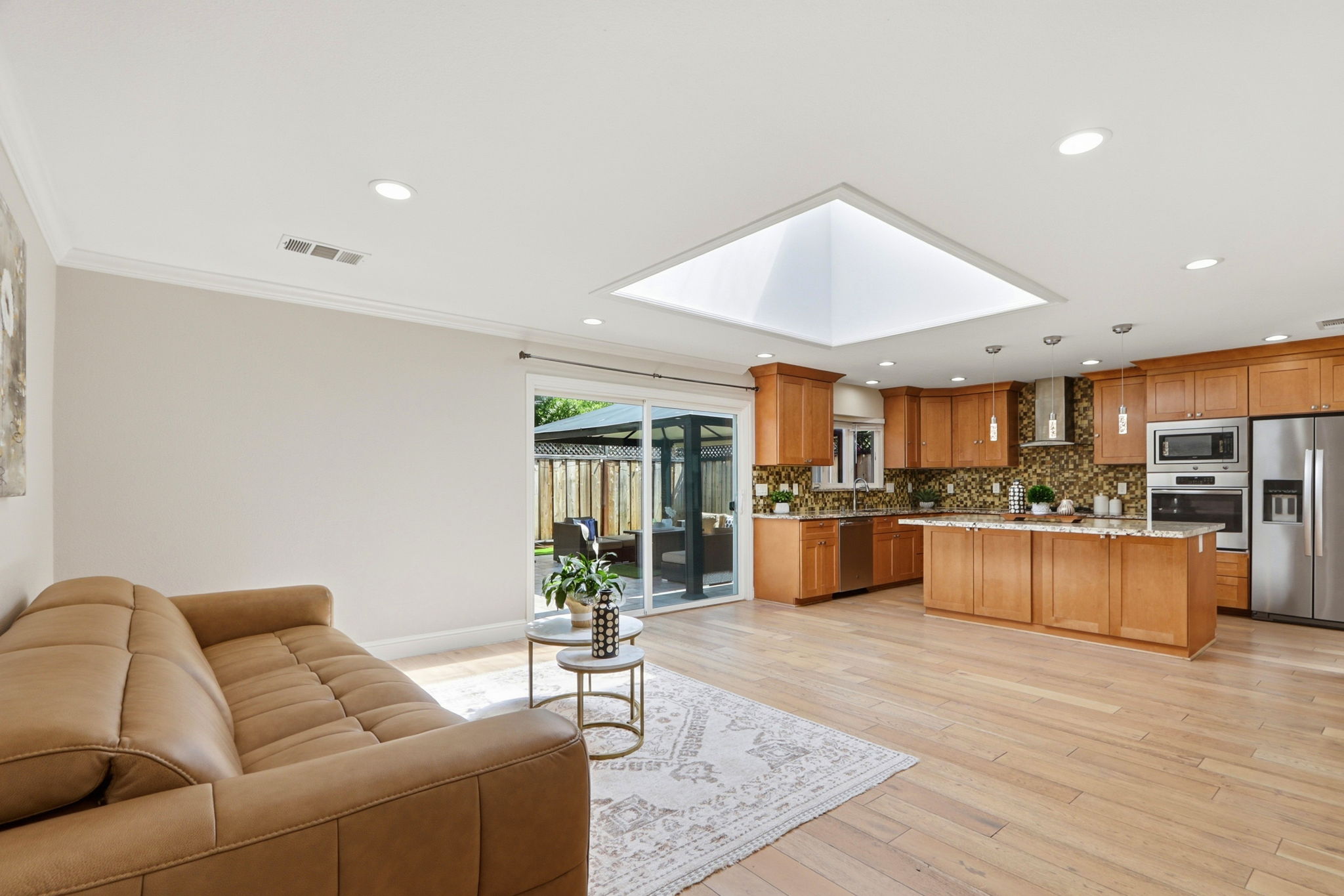 012_F8_6552 Camden Ave