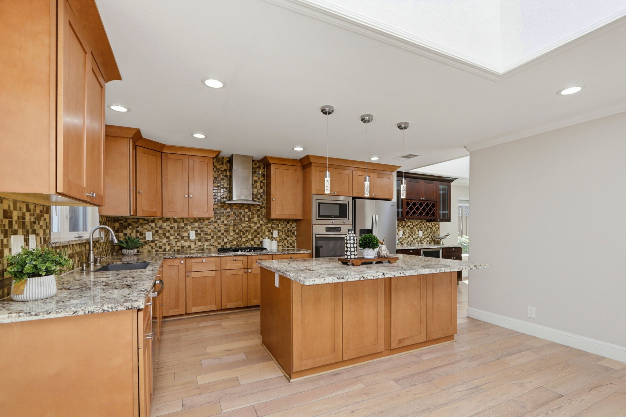 016_F8_6552 Camden Ave