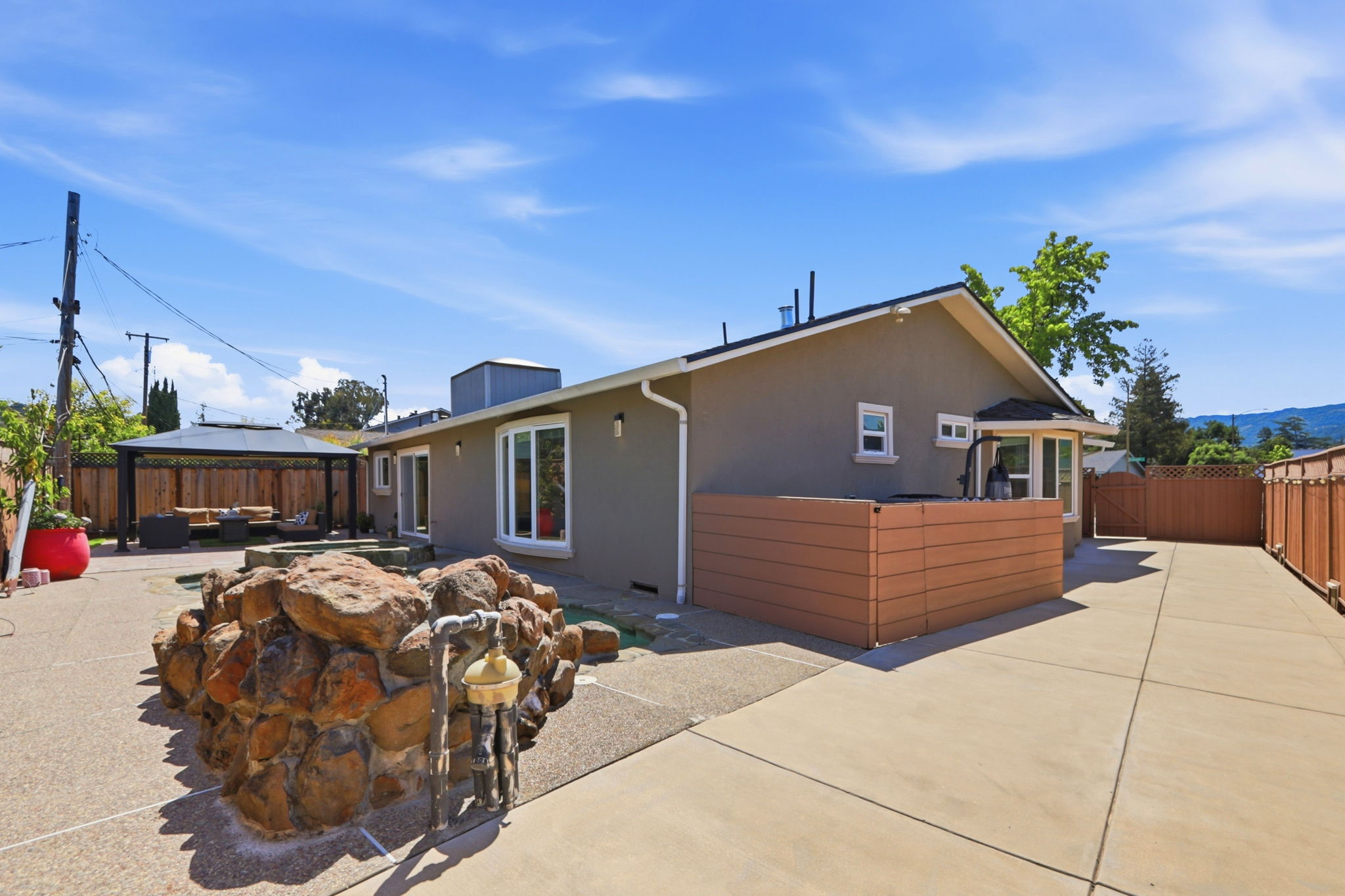 045_F8_6552 Camden Ave