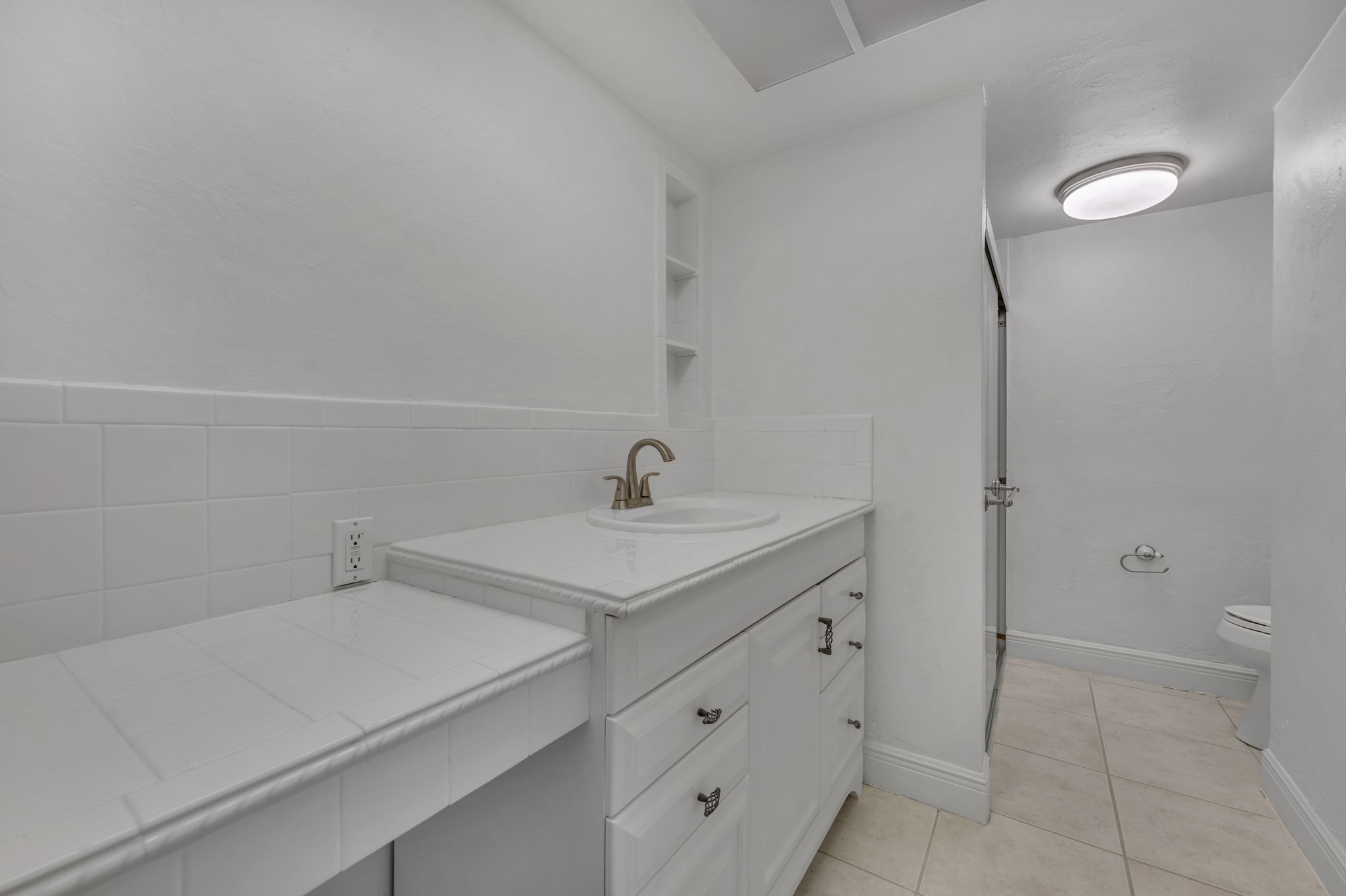 Guest Suite Bath