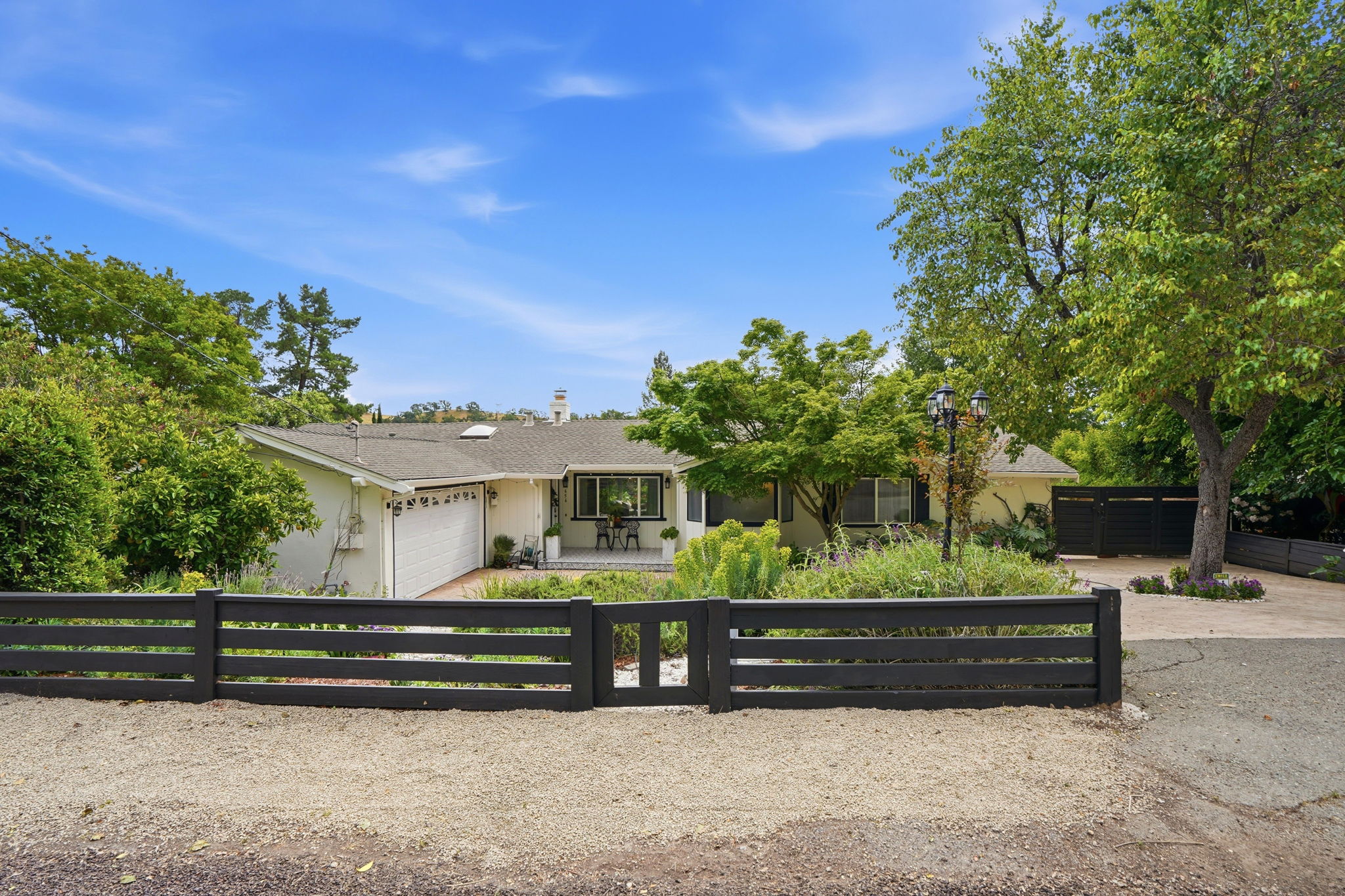 001_F8_656 La Vista Rd
