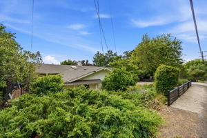 040_F8_656 La Vista Rd