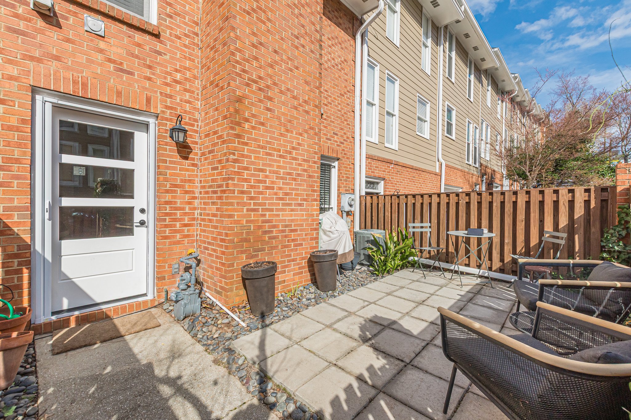  Photo 46