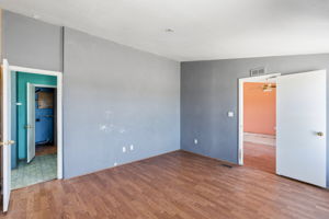  Photo 47