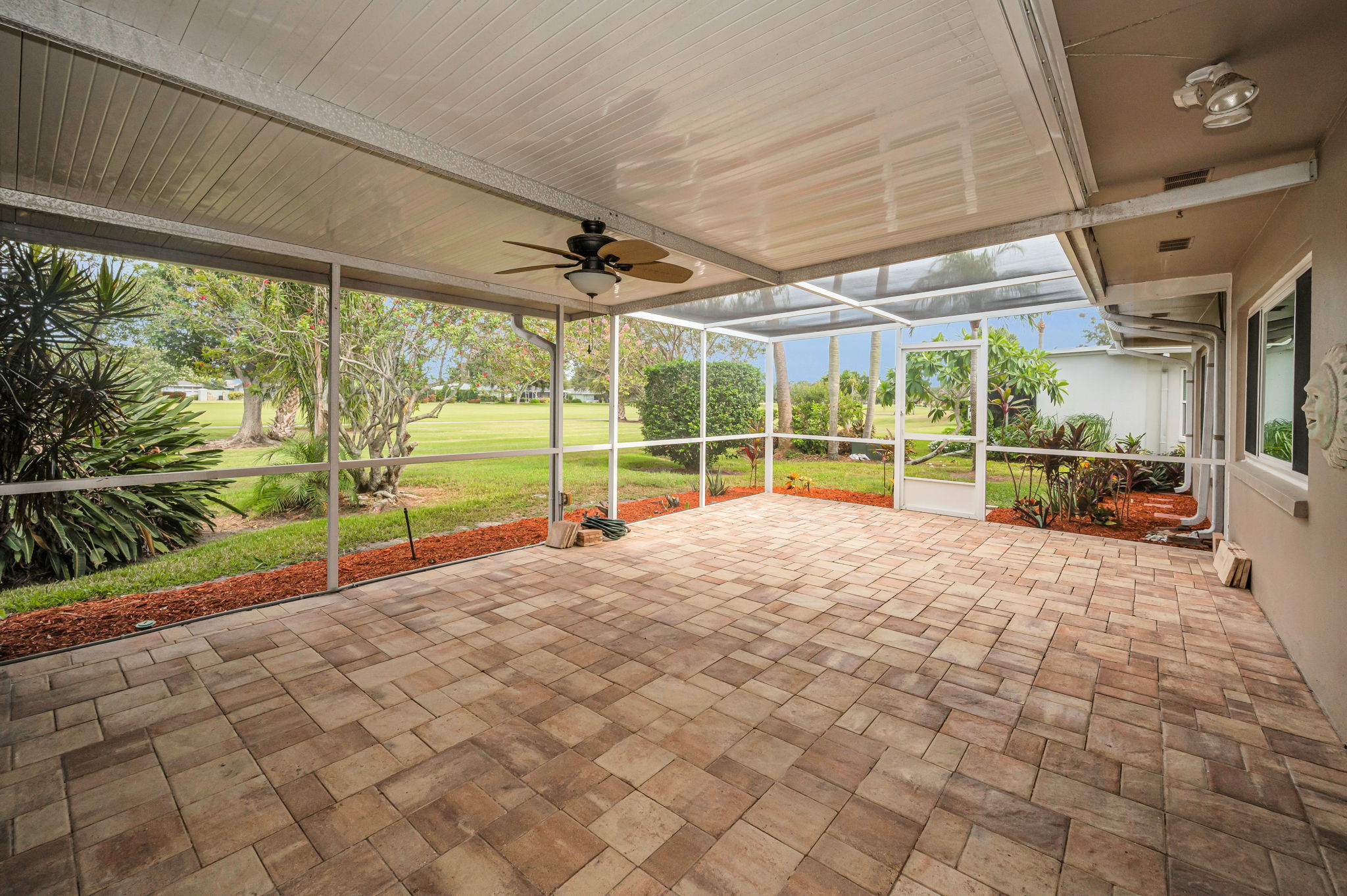 Lanai3