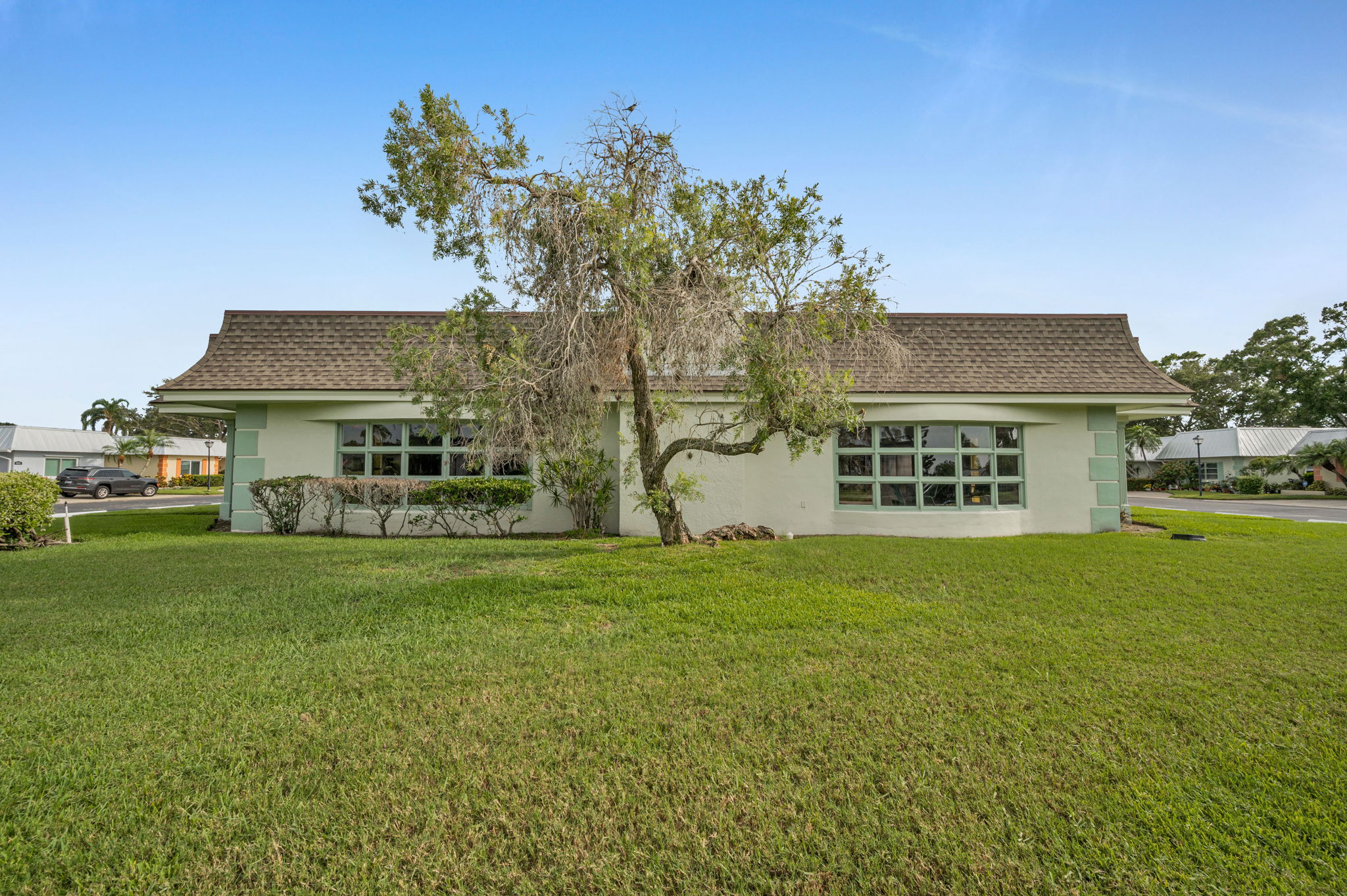 23-Clubhouse