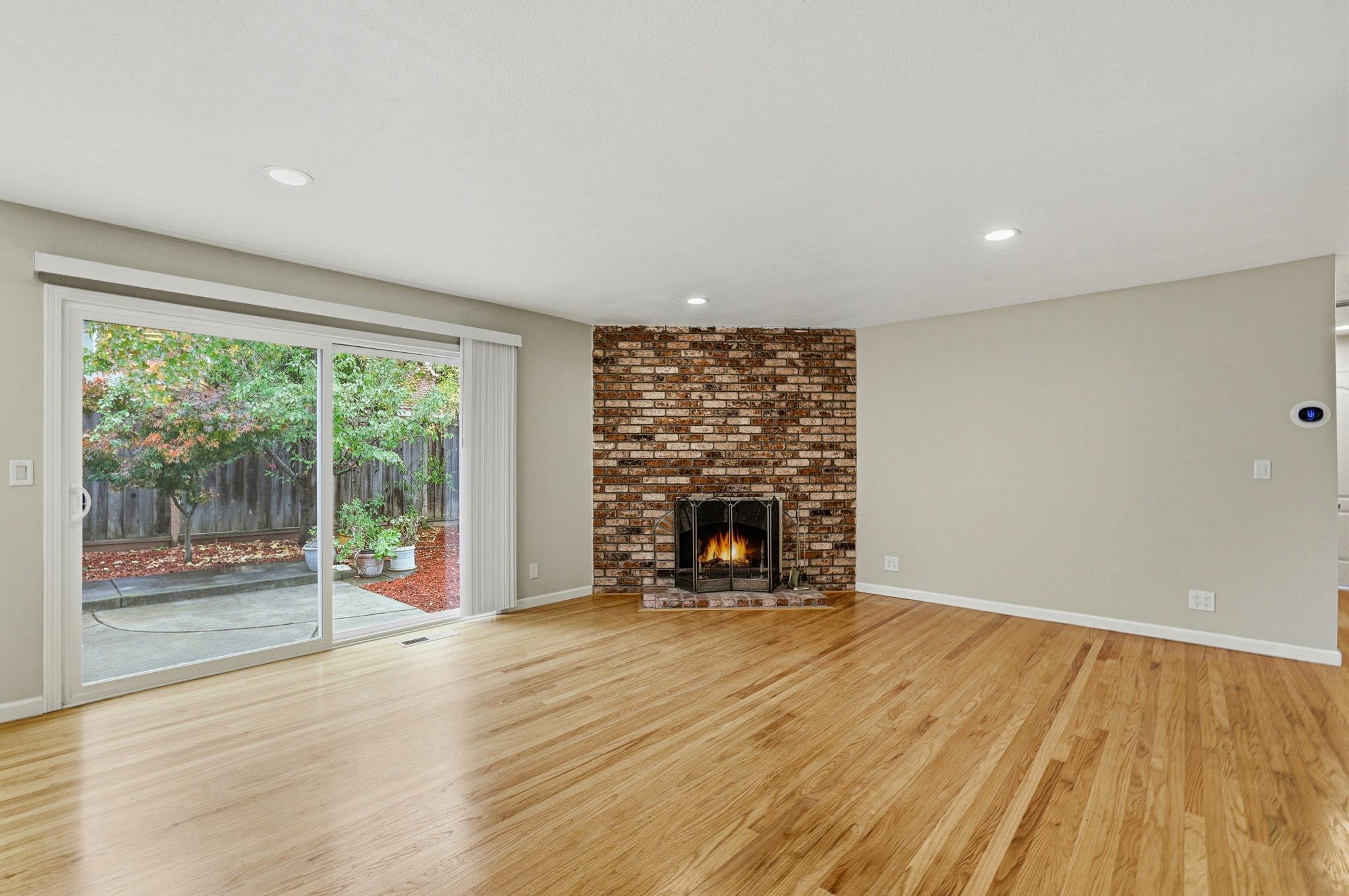 007_F8_6563 Camden Ave