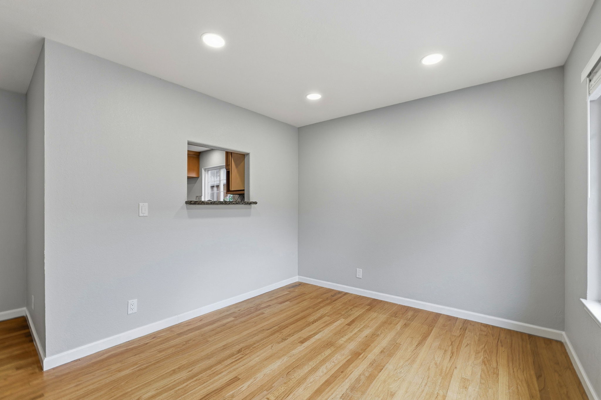 011_F8_6563 Camden Ave