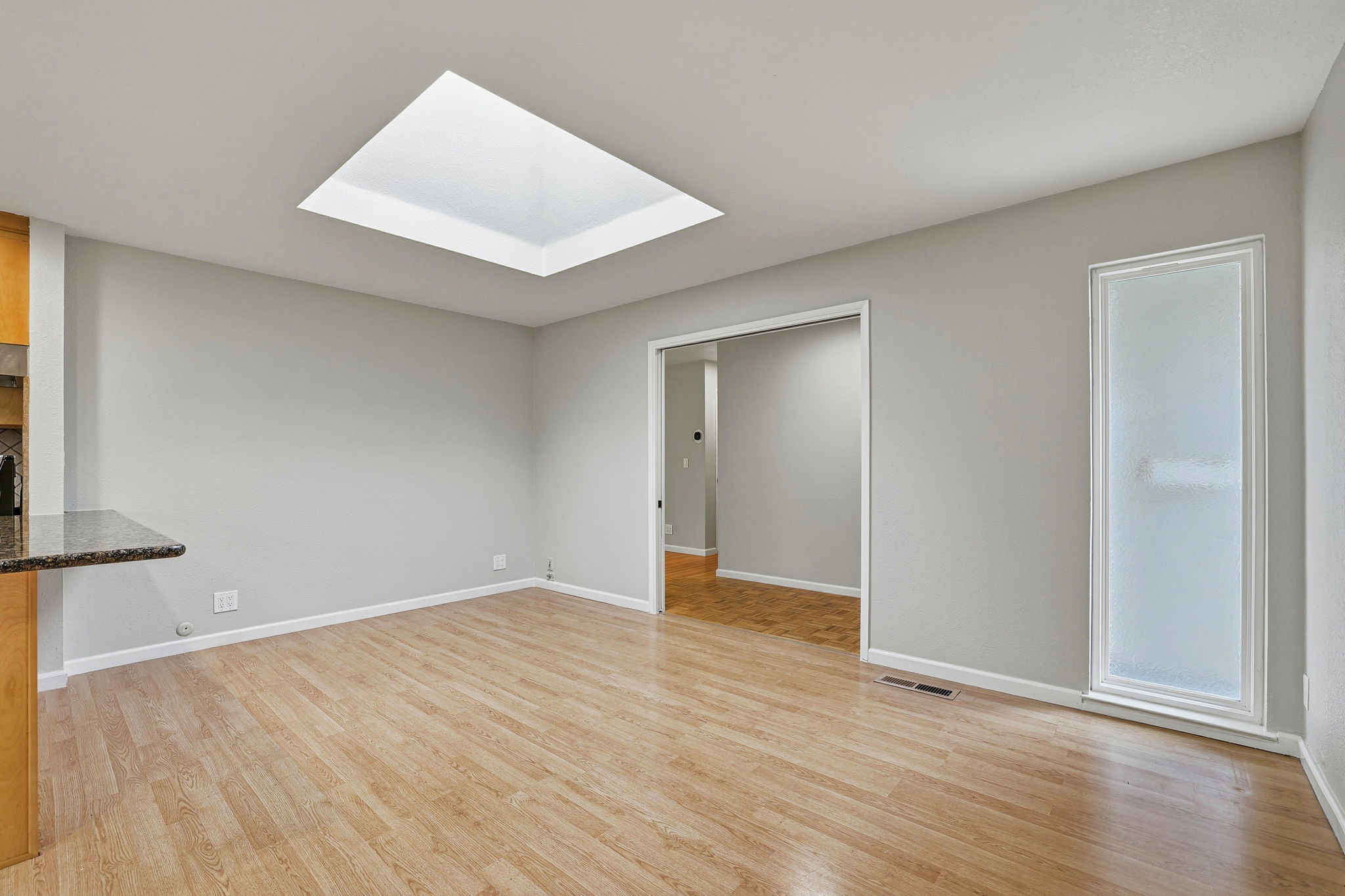 018_F8_6563 Camden Ave