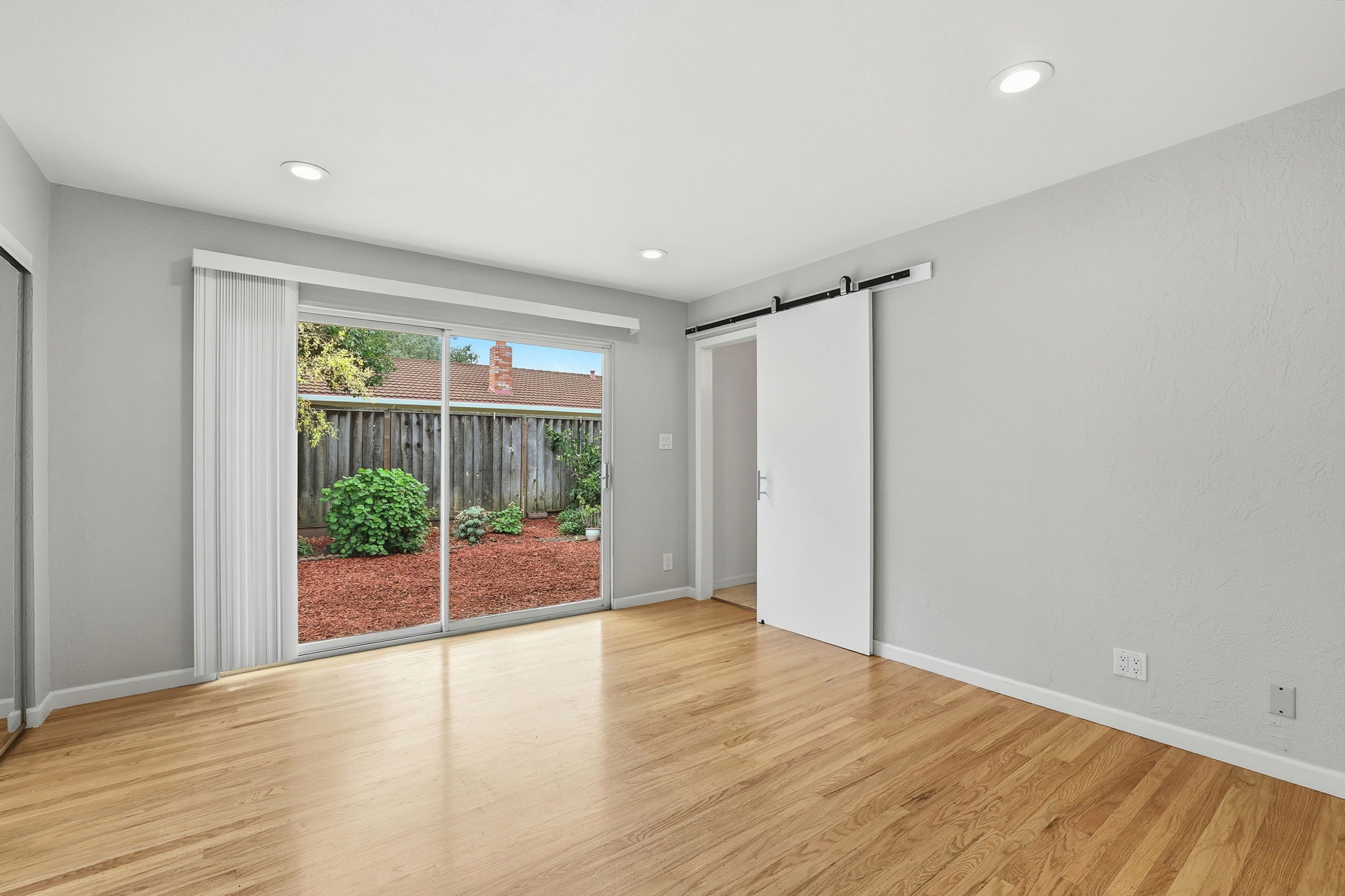 030_F8_6563 Camden Ave