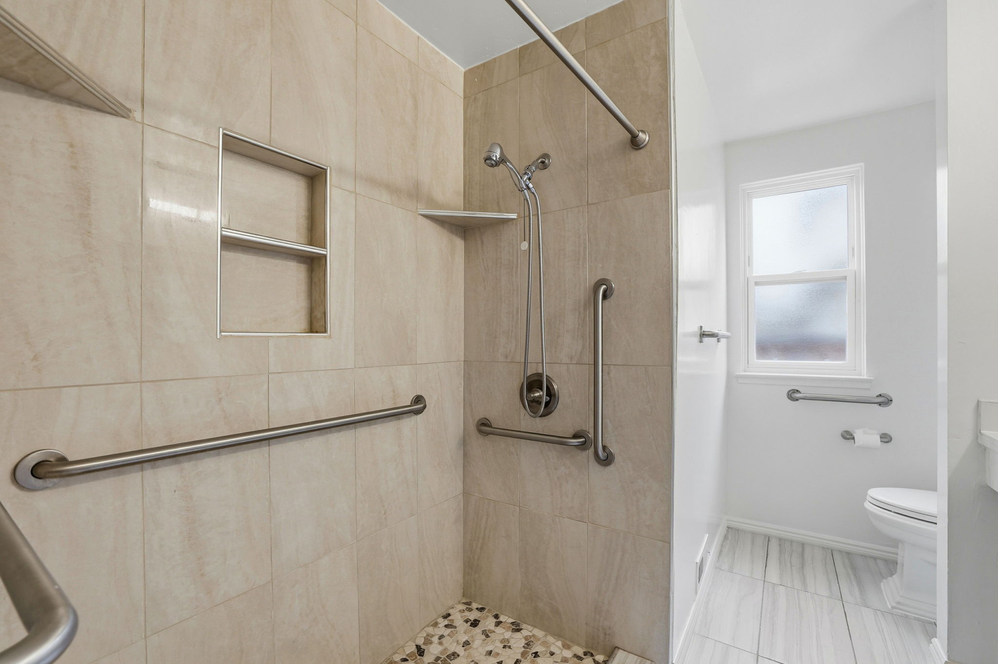 034_F8_6563 Camden Ave