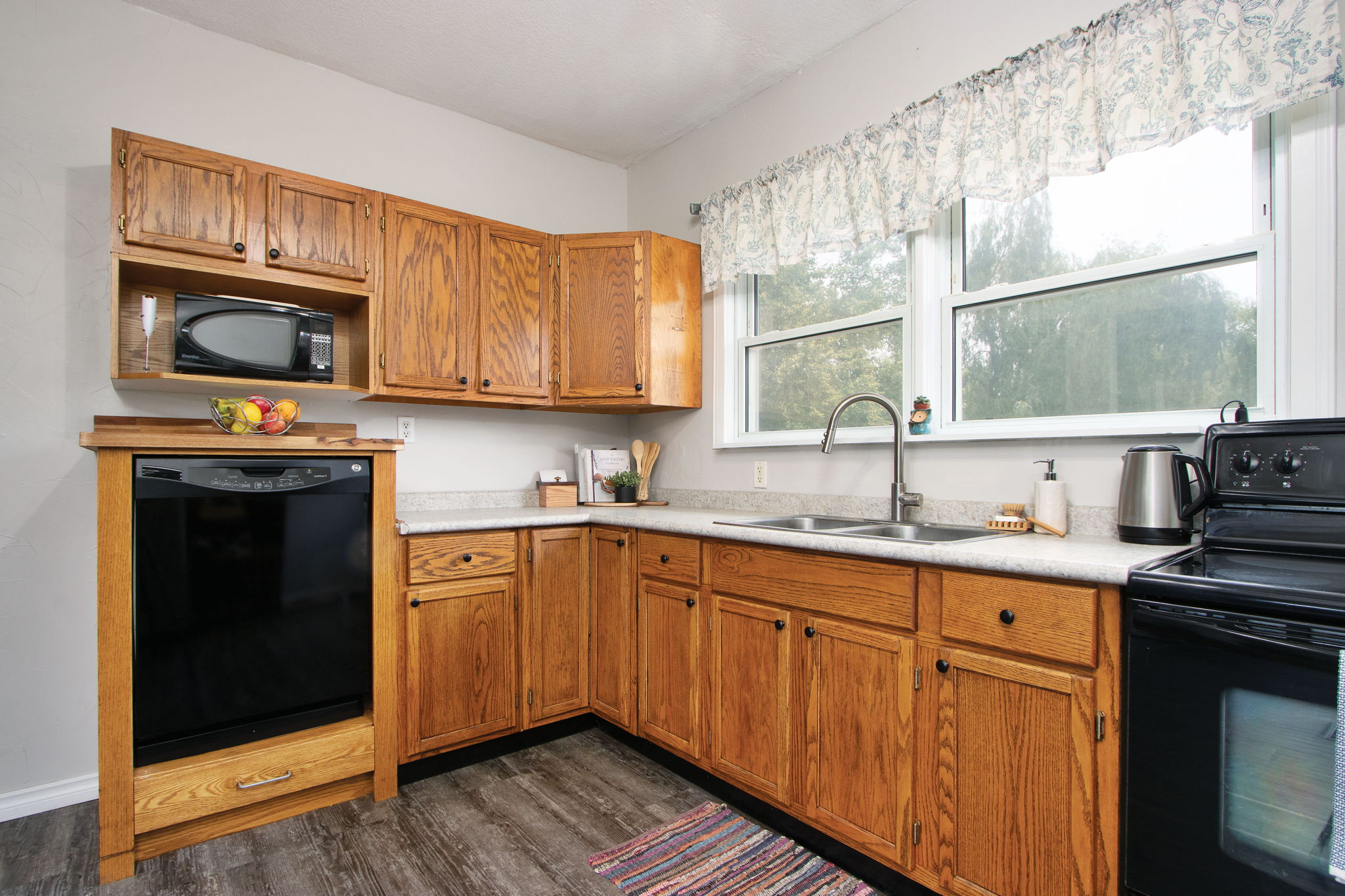 17 Kitchen