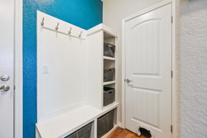  Photo 31