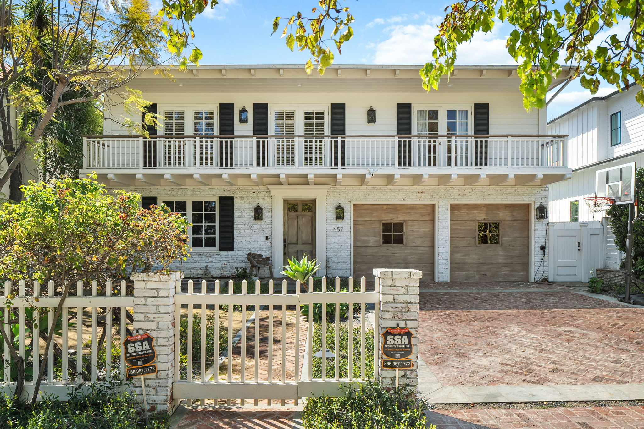 657 S Burlingame Avenue-3
