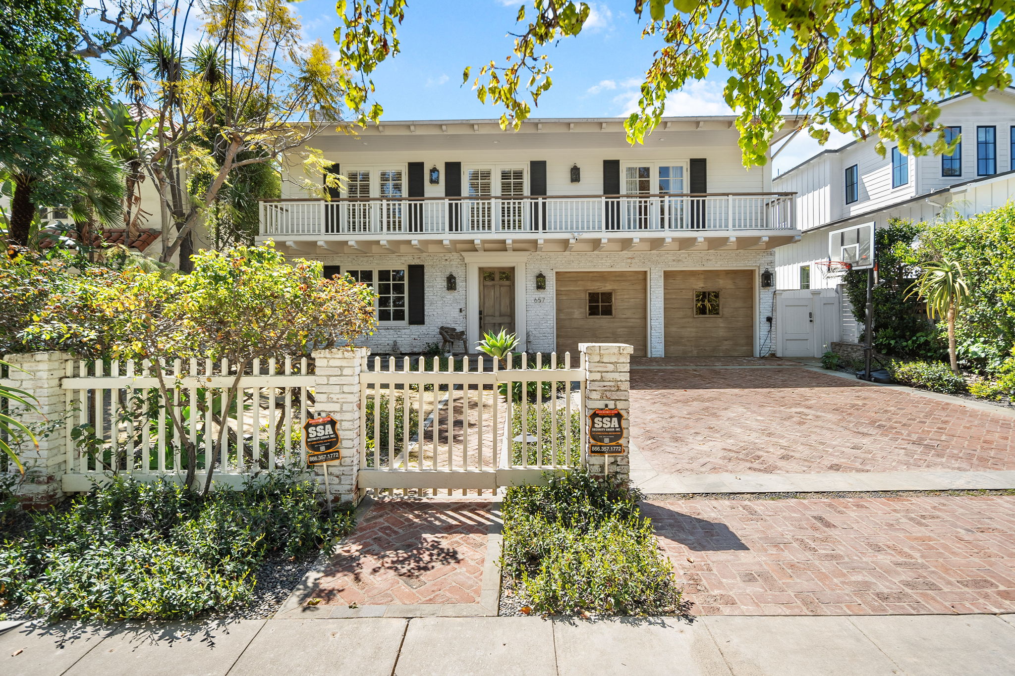 657 S Burlingame Avenue-4