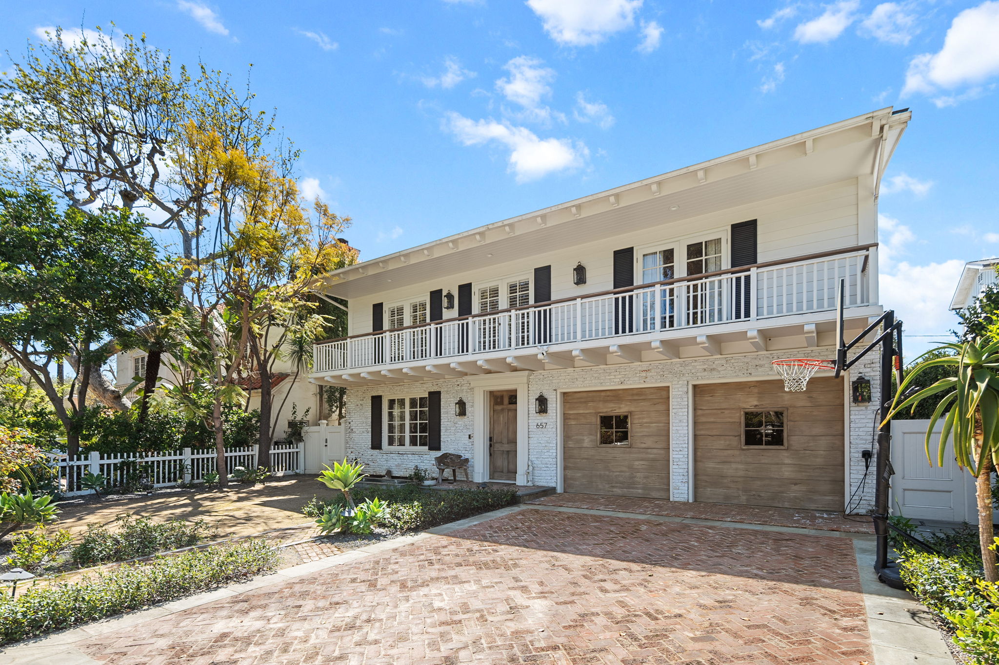 657 S Burlingame Avenue-5