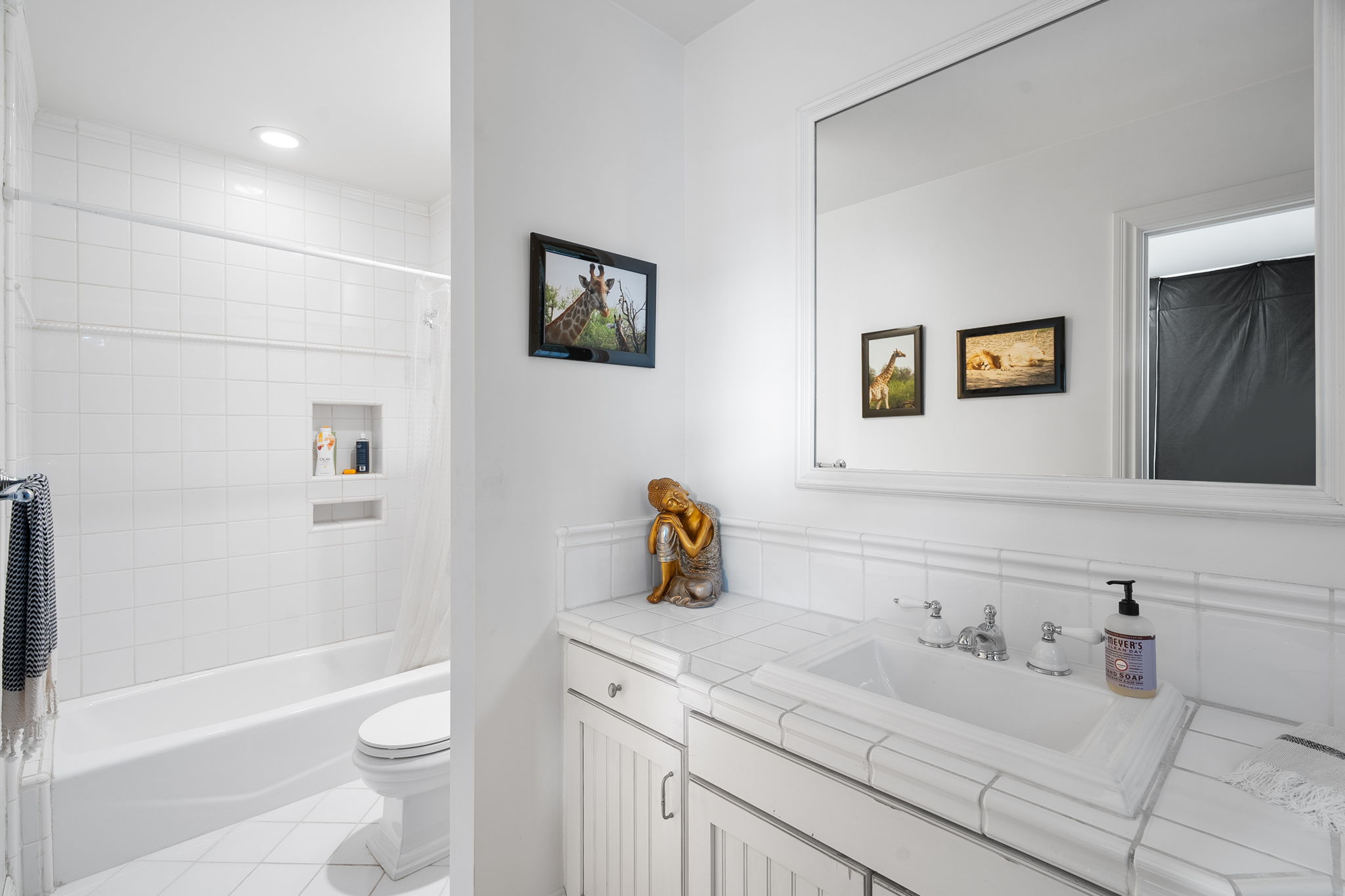 657 S Burlingame Avenue-23