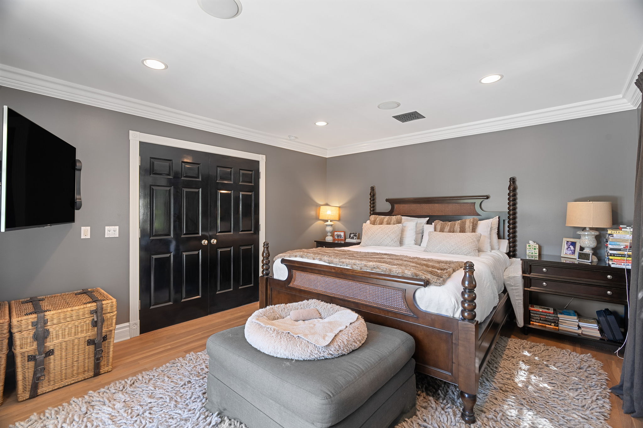 657 S Burlingame Avenue-57