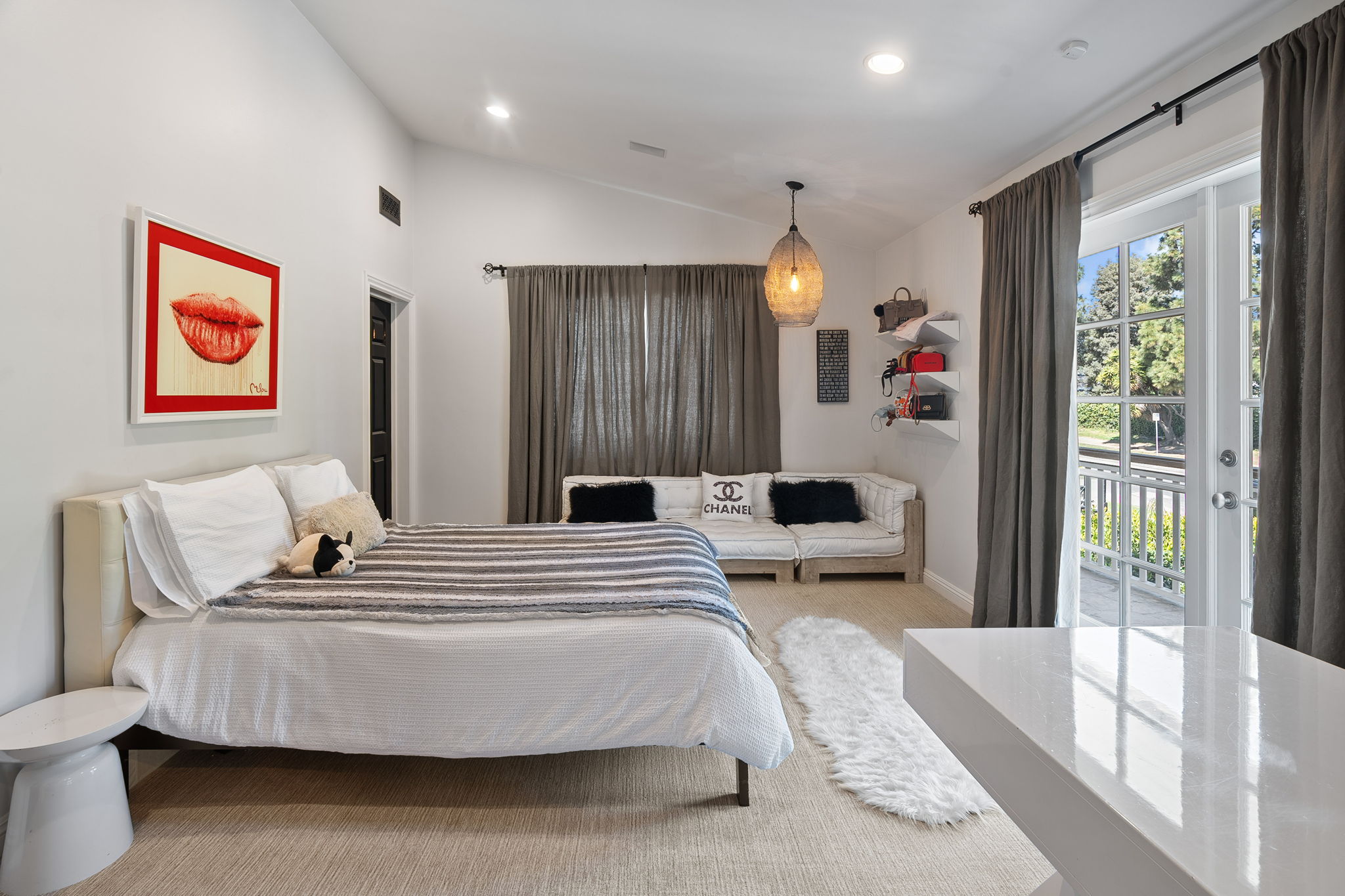 657 S Burlingame Avenue-67