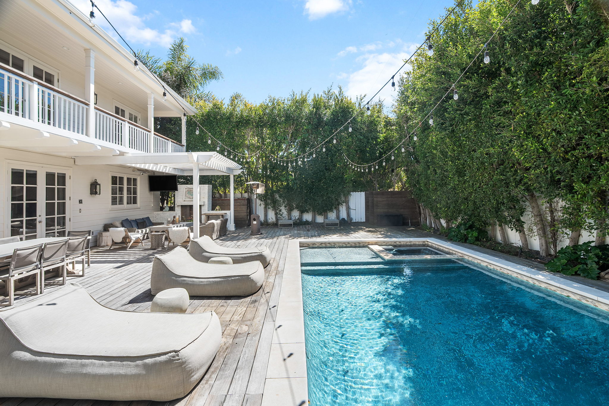 657 S Burlingame Avenue-78