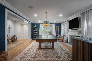 657 S Burlingame Avenue-11