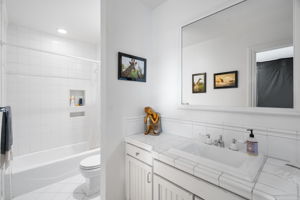 657 S Burlingame Avenue-23