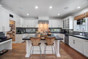 657 S Burlingame Avenue-38