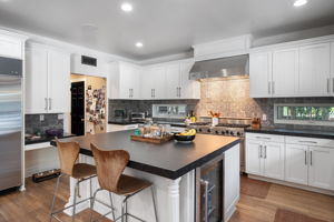 657 S Burlingame Avenue-39