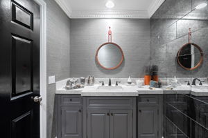 657 S Burlingame Avenue-44