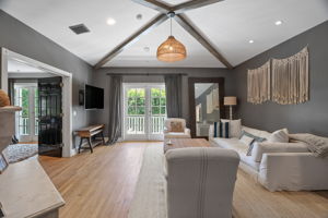 657 S Burlingame Avenue-50
