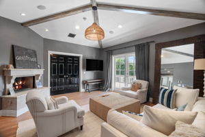 657 S Burlingame Avenue-51