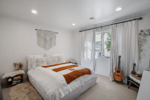 657 S Burlingame Avenue-63
