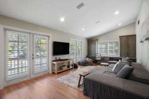 657 S Burlingame Avenue-65