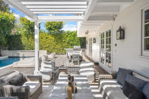 657 S Burlingame Avenue-73