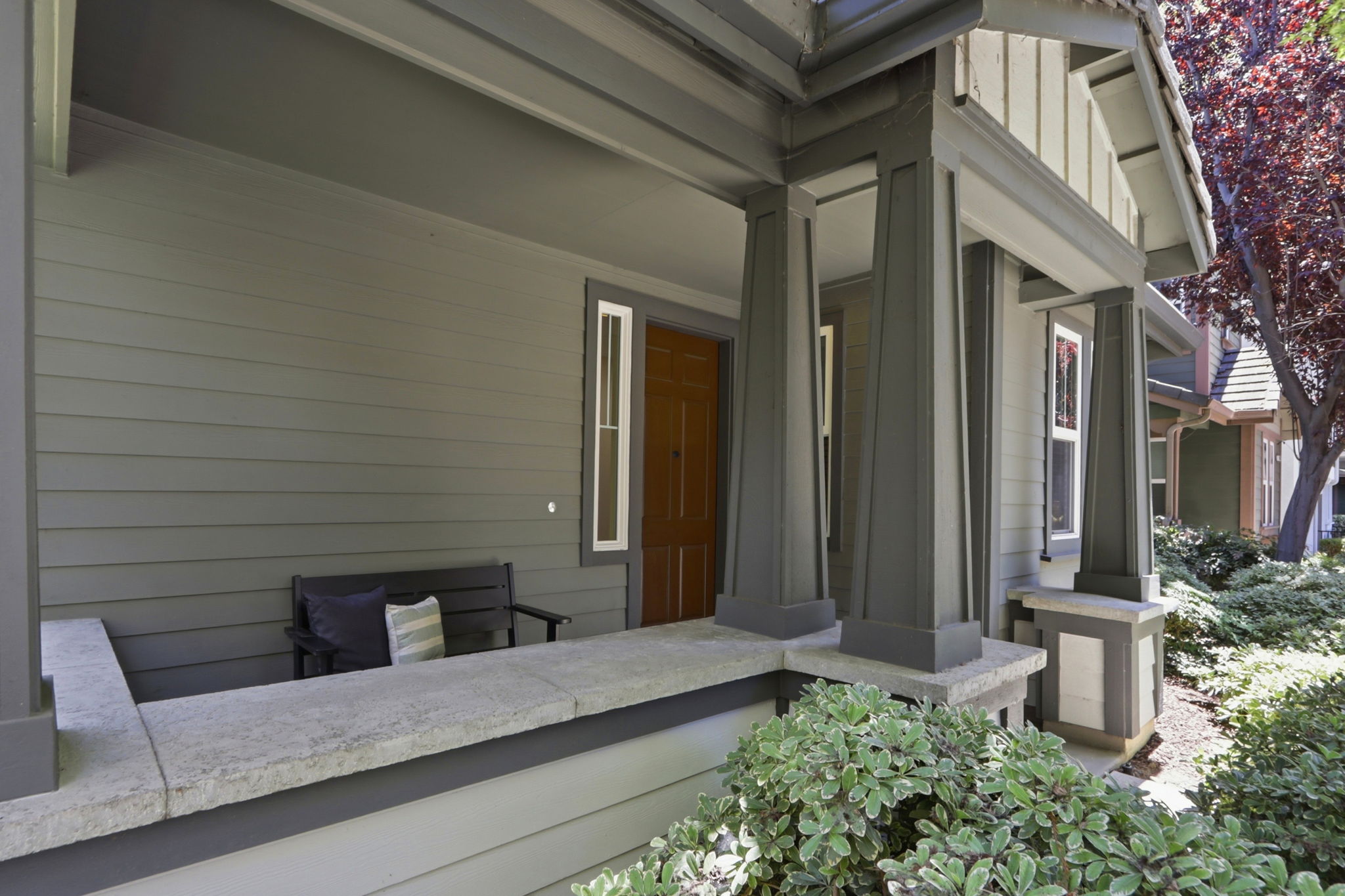 004_F8_657 Woodland Terrace