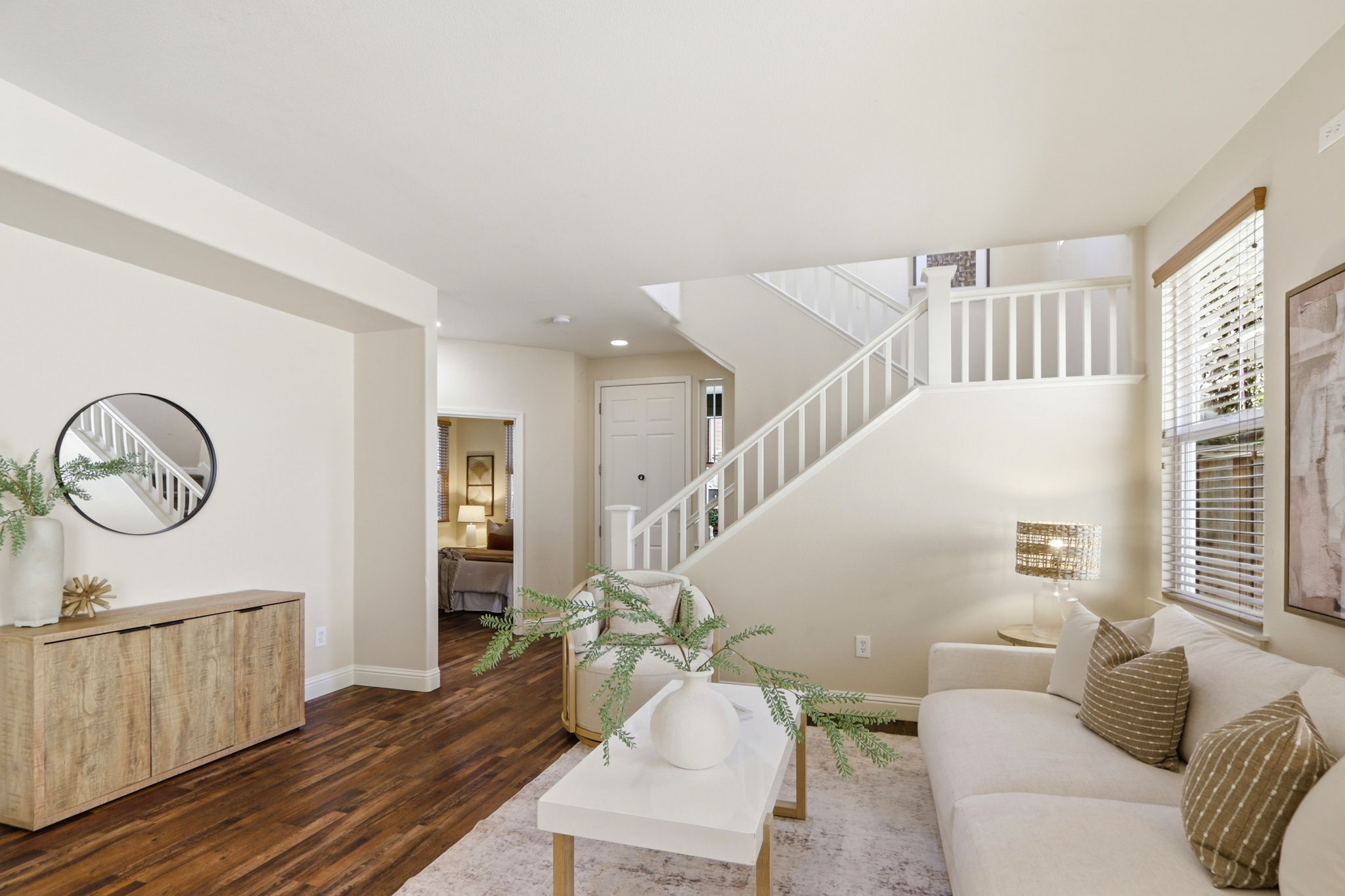 011_F8_657 Woodland Terrace
