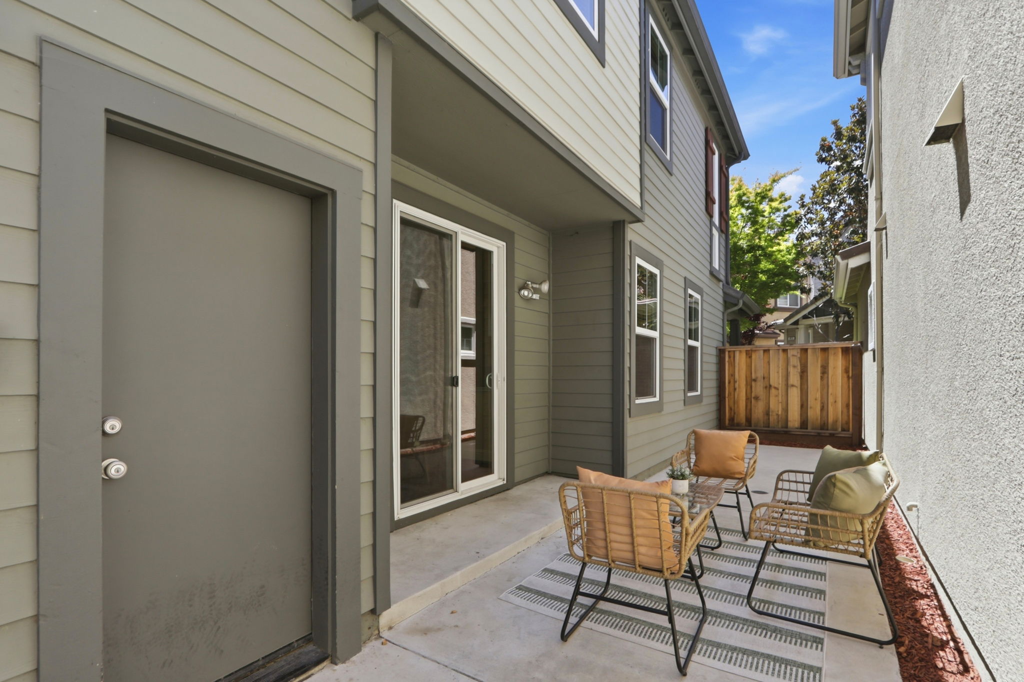 043_F8_657 Woodland Terrace