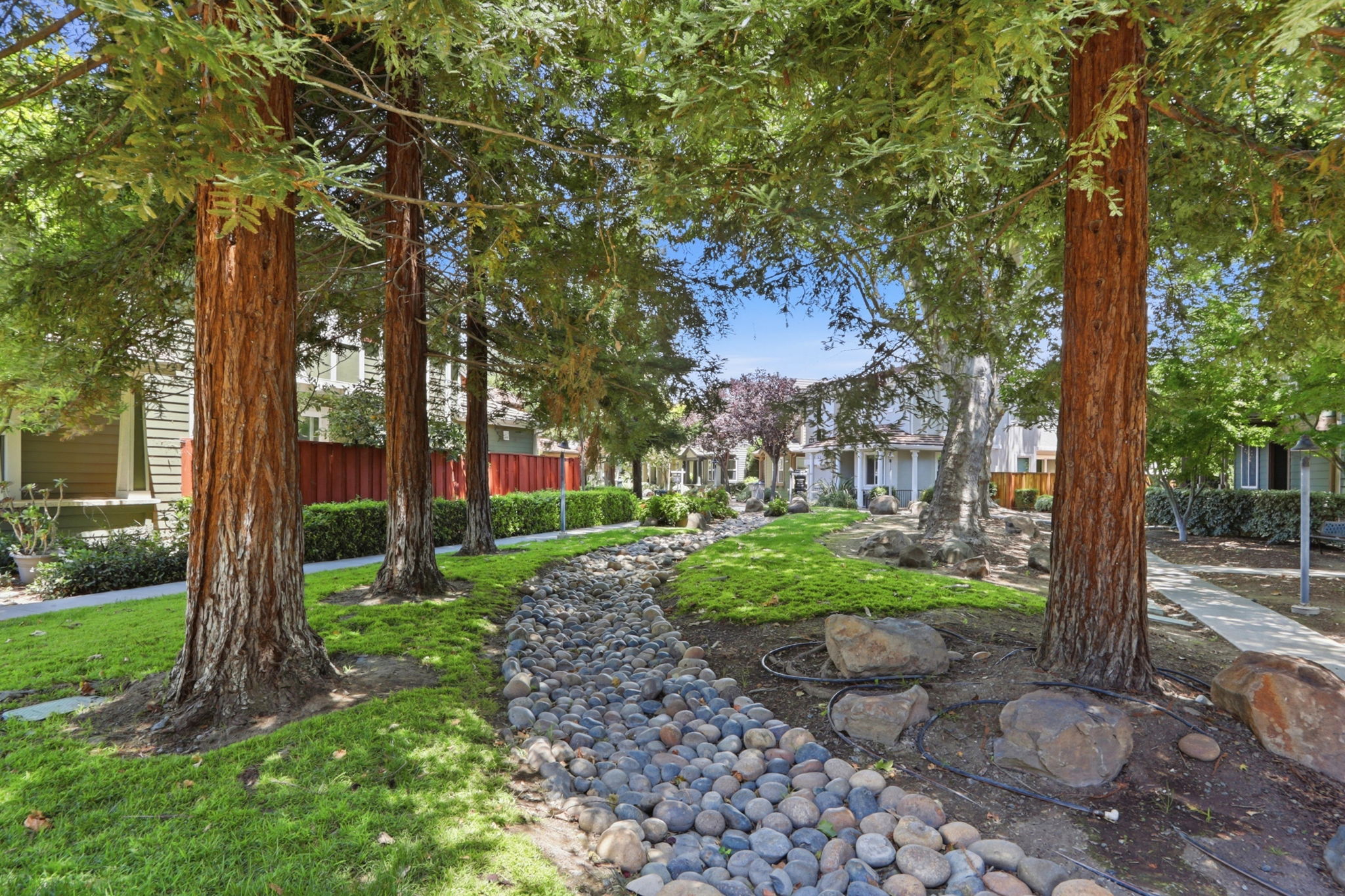 049_F8_657 Woodland Terrace