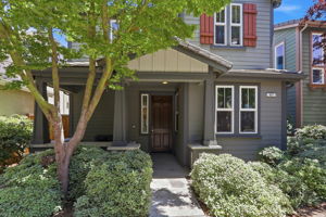 003_F8_657 Woodland Terrace