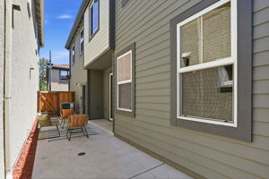 044_F8_657 Woodland Terrace