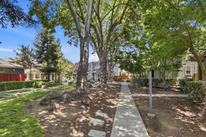 050_F8_657 Woodland Terrace