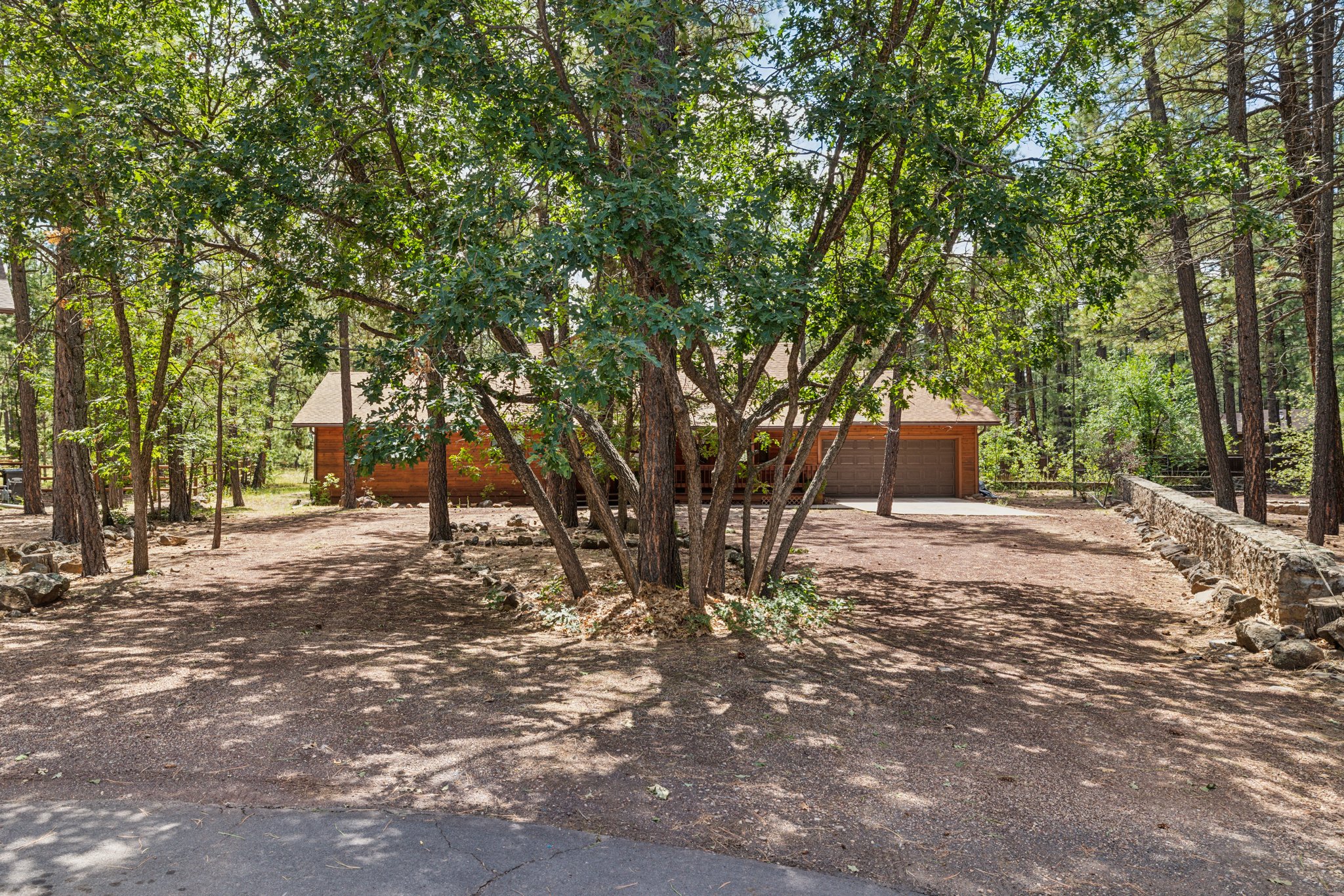 6573 Pinto Cir - 001.jpg