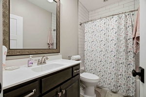  Photo 44