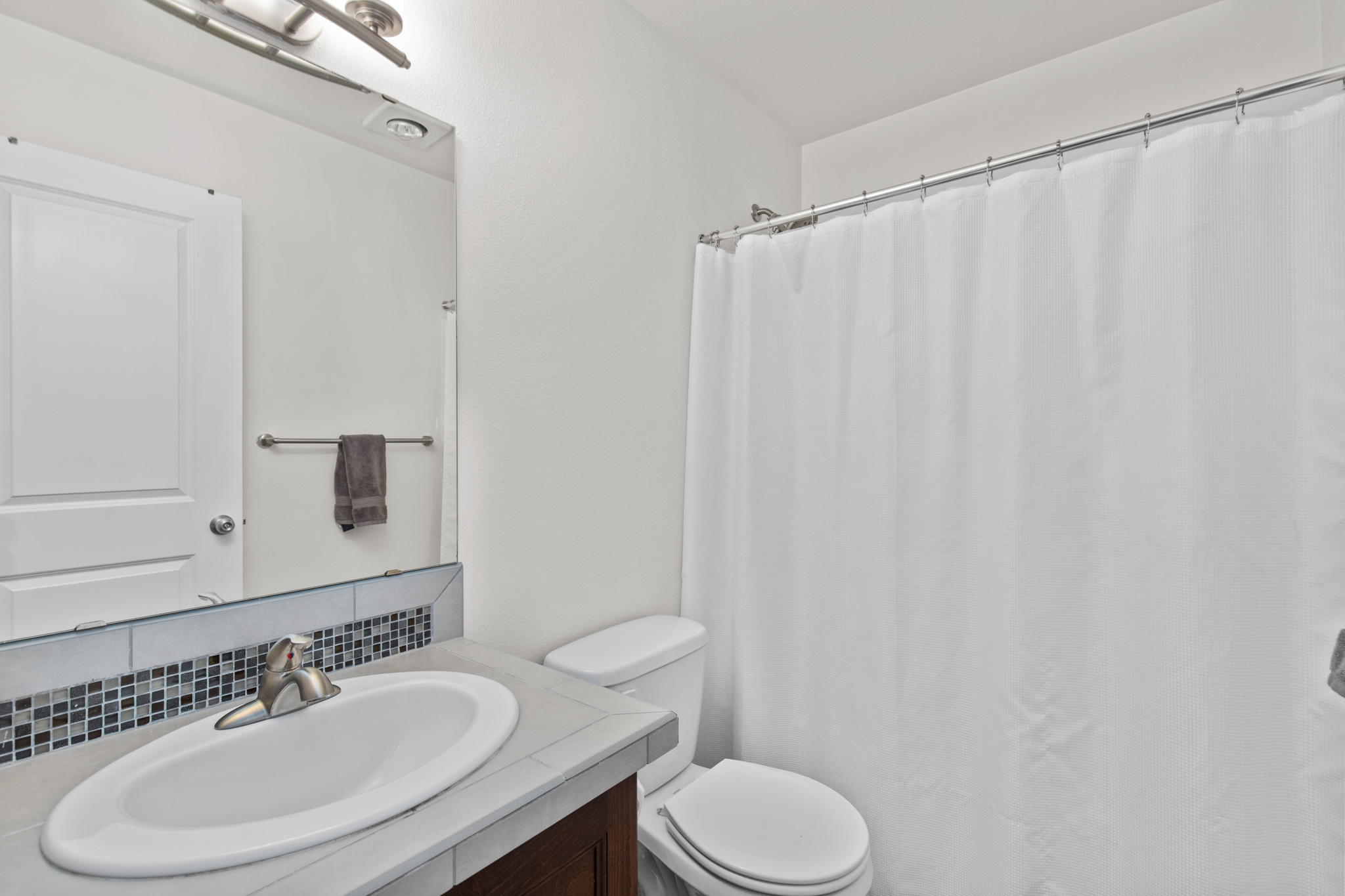 6576 High Point Dr SW, Seattle, WA 98126, USA Photo 27
