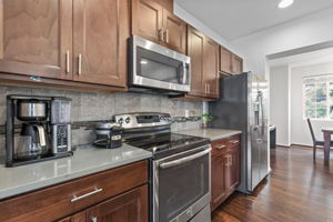 6576 High Point Dr SW, Seattle, WA 98126, USA Photo 7