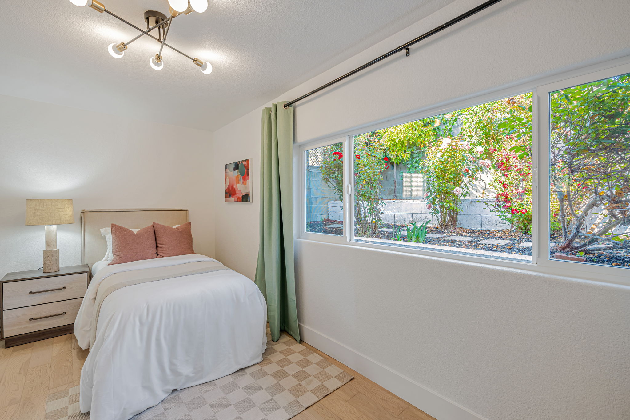 023_ 6583 Simson St